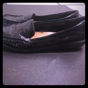 Easy spirit patent leather flats